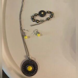 Yellow necklace and bracelet